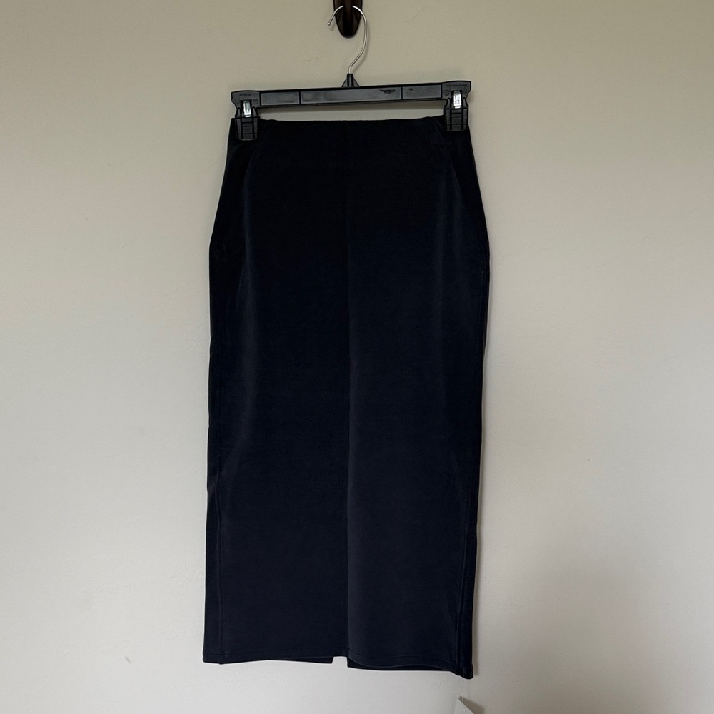 Lululemon softstreme HR midi Skirt - Picture 1 of 5